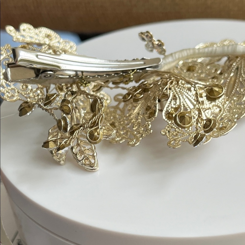 Bel Aire Bridal Rhinestone gold hair clip - Picture 4 of 5